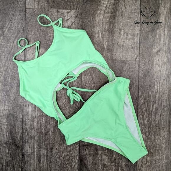 Meyeeka Scoop Neck Cut Out One Piece Swimsuit Size M - Picture 3 of 4